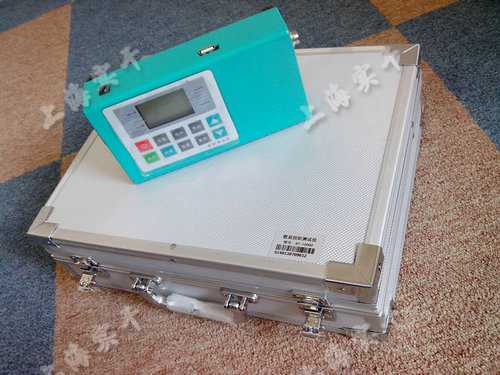 ���@Ť���z�y�x